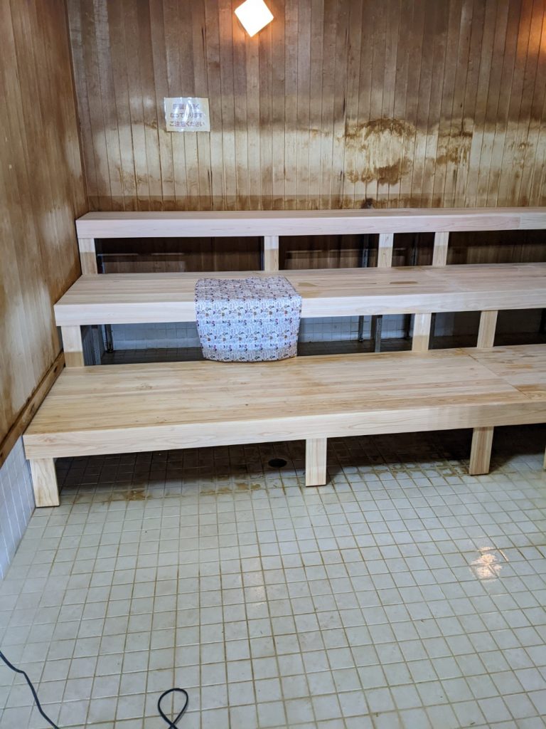 2022.6 長野県長野市スポーツジム　サウナベンチ
